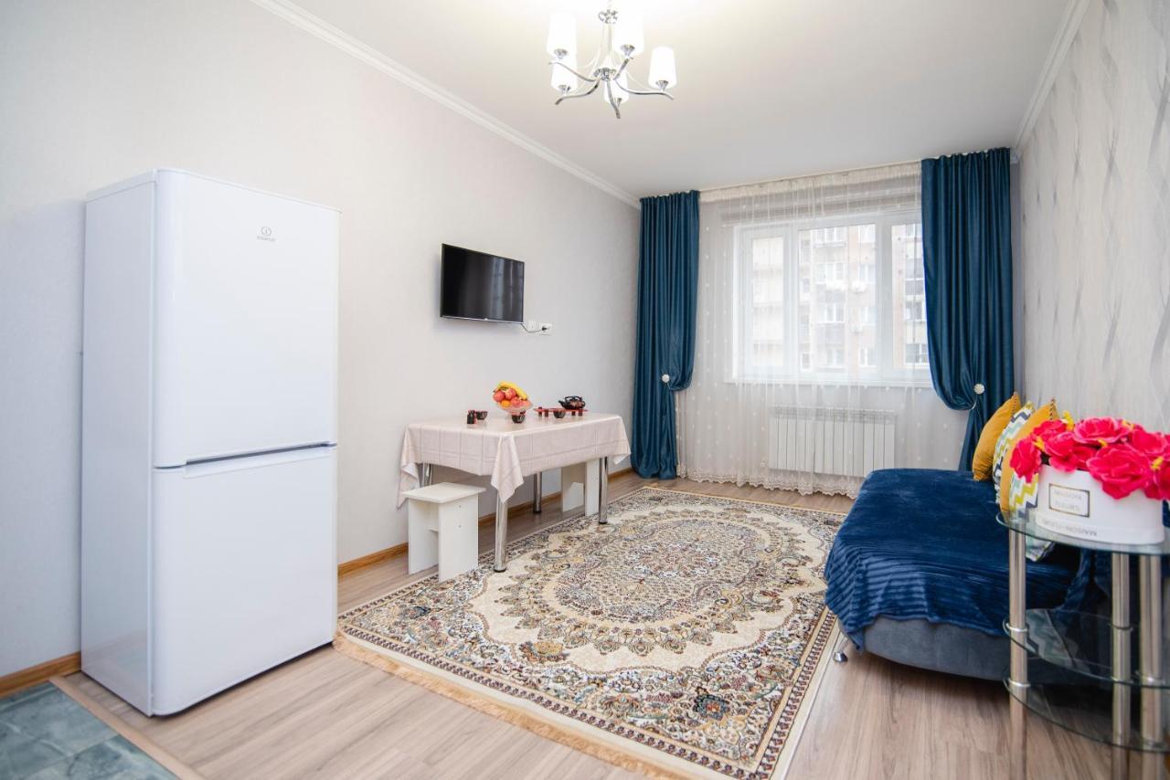 Apartment Zodiak Alma-Ata Exteriör bild