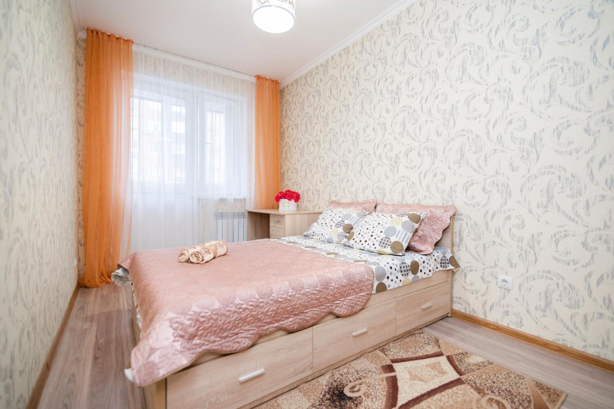 Apartment Zodiak Alma-Ata Exteriör bild